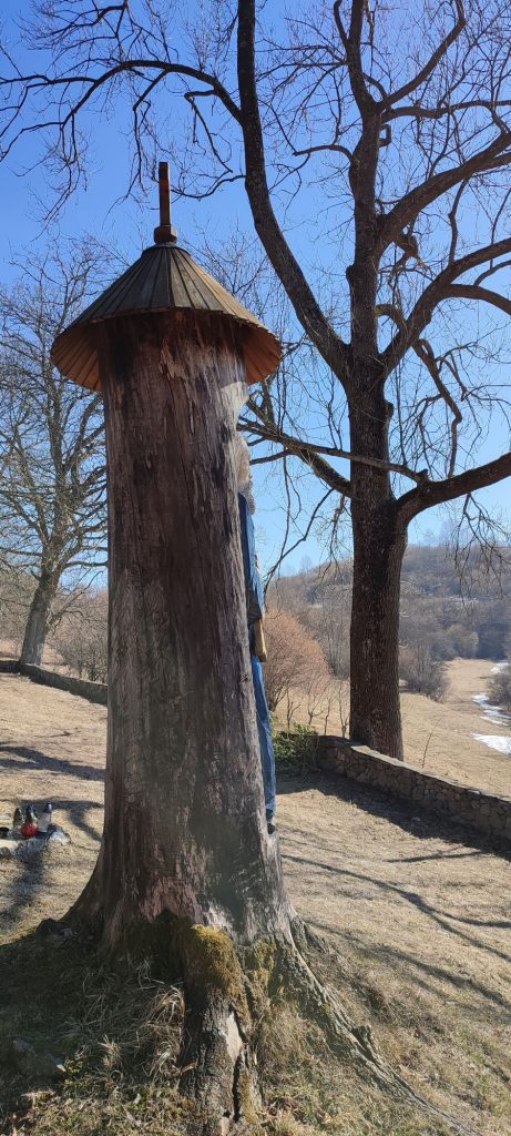 Zastavenie na cintoríne, Vlkolínec 06