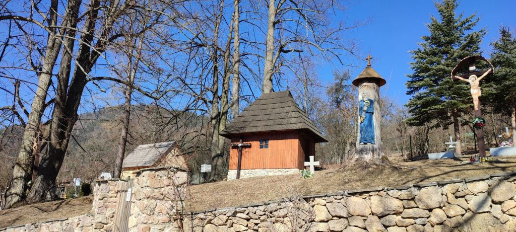 Zastavenie na cintoríne, Vlkolínec 10