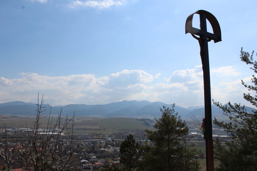 Cross at the end of Calvary, Lisková