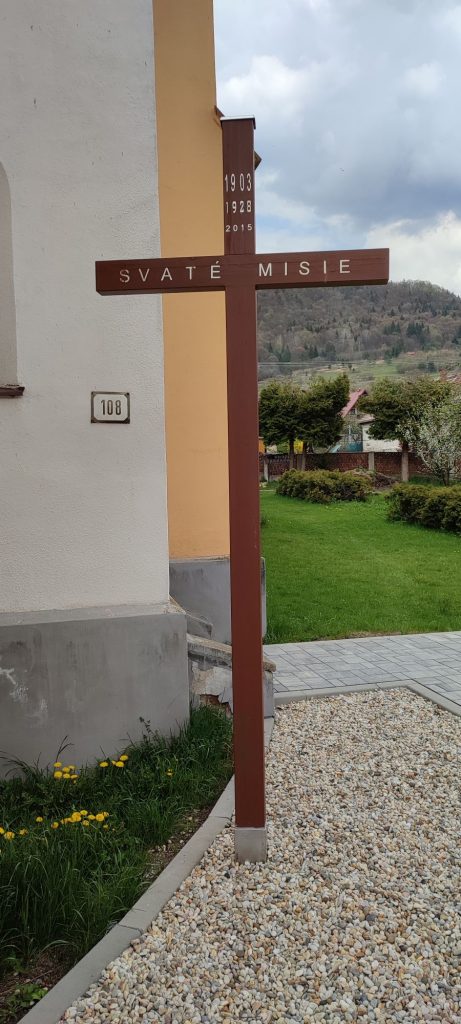 Misijný kríž pri kostole, Stankovany 01