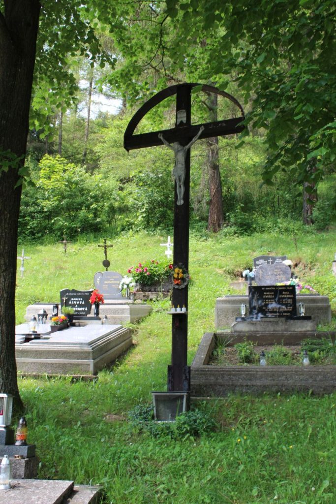 Kríž na starom cintoríne, Liptovské Revúce - Nižná Revúca 01