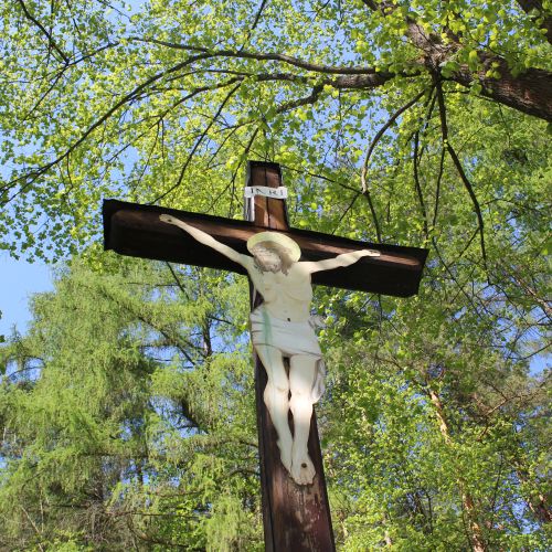 Kríž pri sýpkach, Hubová