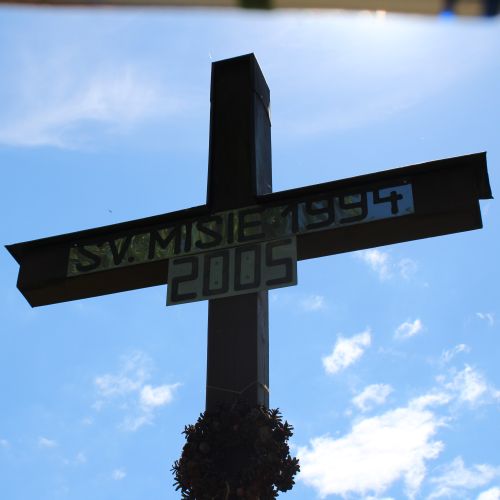 Misijný kríž pri kostole, Hubová