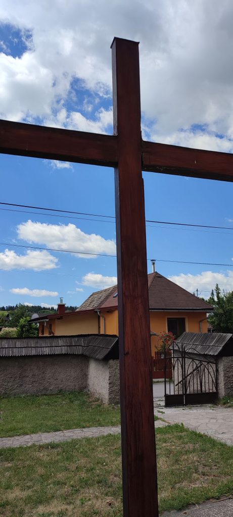 Misijný kríž pri kostole, Liptovský Michal 05