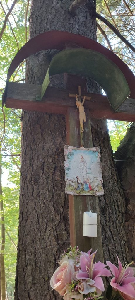 Kríž nad Červenou skalou, Černová 03