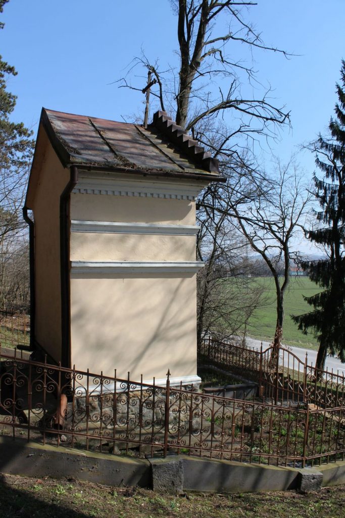 Kaplnka pri Ostrej skale, Lisková 02