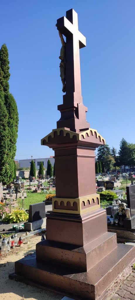 Kríž na cintoríne, Lisková 06