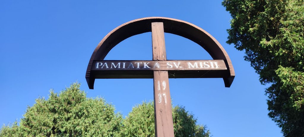 Misijný kríž pri kostole, Lisková 02 Misijný kríž pri kostole, Lisková 02