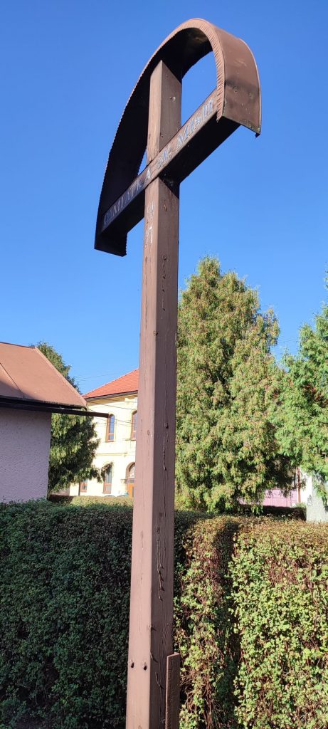 Misijný kríž pri kostole, Lisková 03 Misijný kríž pri kostole, Lisková 03