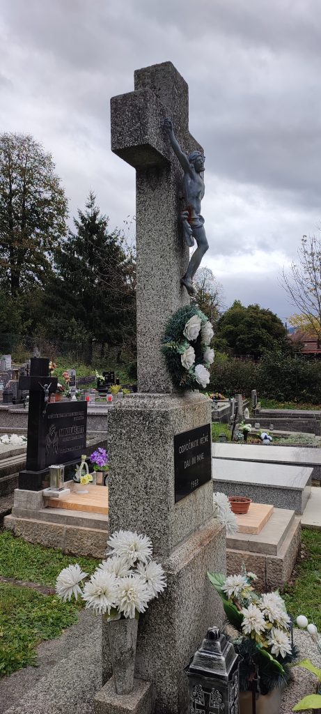 Kríž na cintoríne, Hrboltová Kríž na cintoríne, Hrboltová